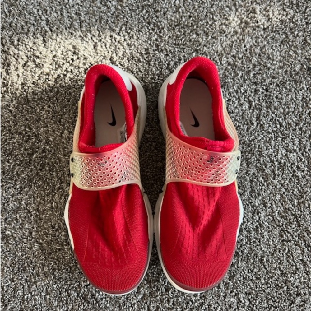 Men’s Nike shoes